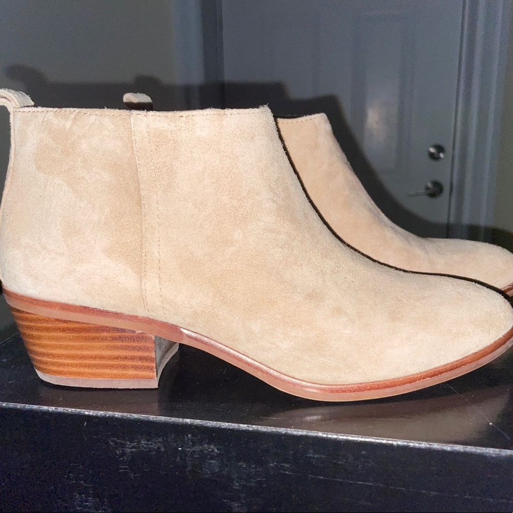 7 1/2 J.Crew suede Sawyer boots color: saddle BR